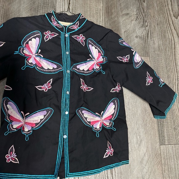 Vintage International Apparel Mart button up black blouse embroidered butterfly - Picture 5 of 7